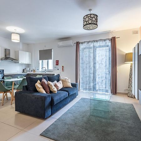 St Julians - Balluta 2 Bedroom Apartment Сент Джулианс Экстерьер фото