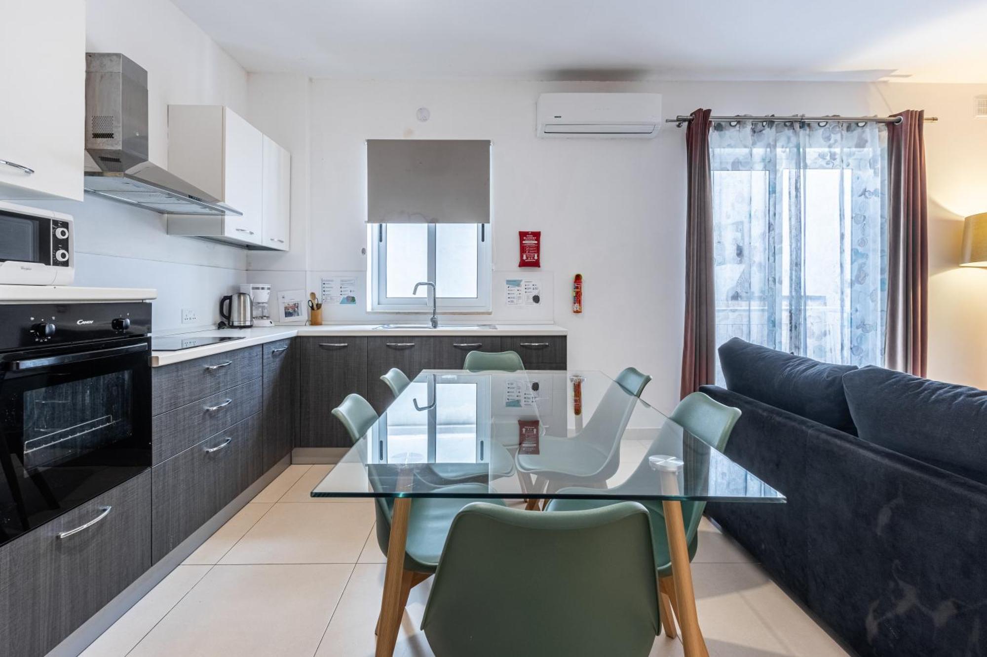 St Julians - Balluta 2 Bedroom Apartment Сент Джулианс Экстерьер фото