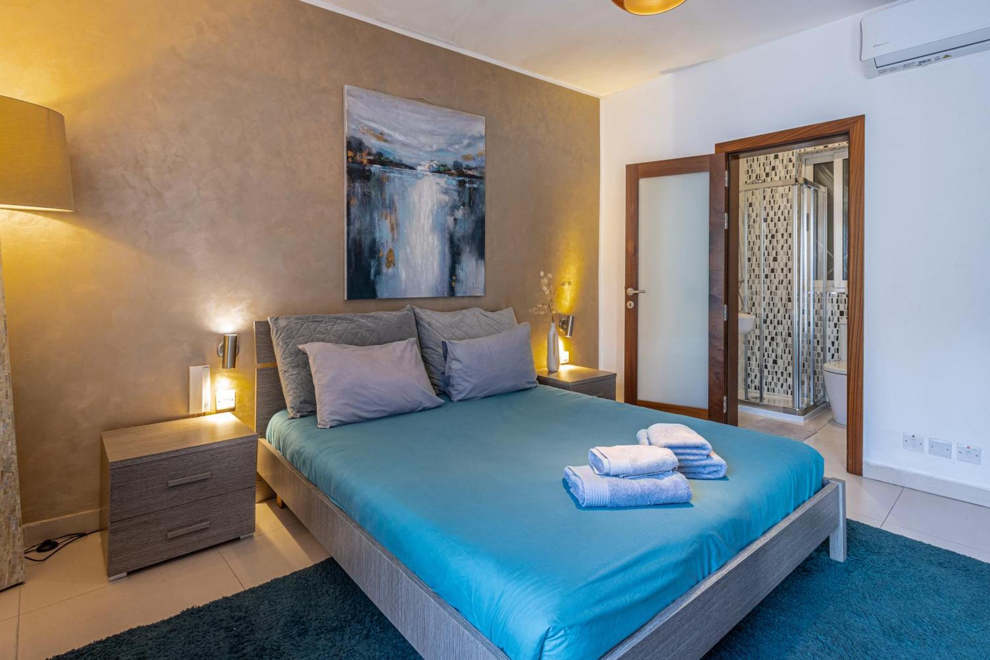 St Julians - Balluta 2 Bedroom Apartment Сент Джулианс Экстерьер фото